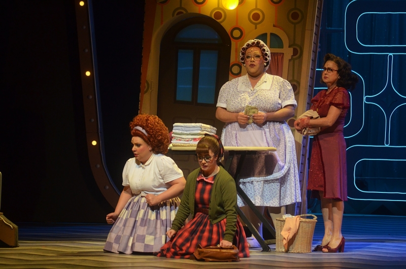 Review: HAIRSPRAY Revivals in São Paulo with a Beautiful Message of Acceptance  Image