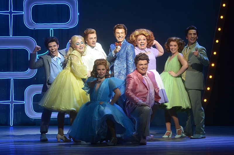 Review: HAIRSPRAY Revivals in São Paulo with a Beautiful Message of Acceptance  Image