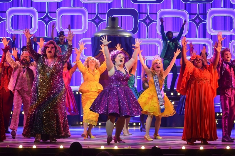 Review: HAIRSPRAY Revivals in São Paulo with a Beautiful Message of Acceptance  Image