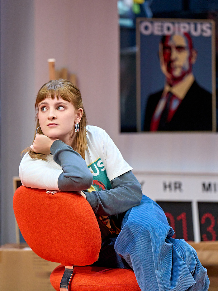 Photos: Mark Strong, Lesley Manville, and More Star In OEDIPUS West End Image