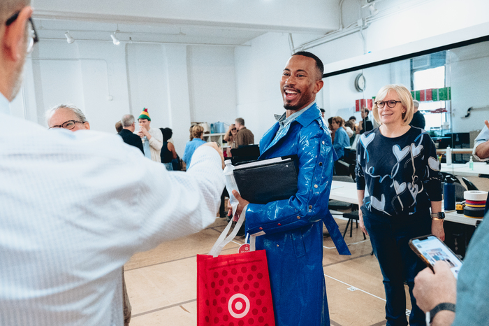 Photos: ELF THE MUSICAL Heads Into Rehearsal for Its Holiday Return  Image