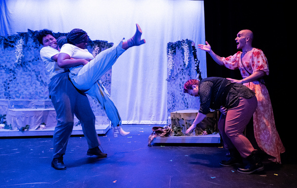 Photos: Babes With Blades' A MIDSUMMER NIGHT'S DREAM Image