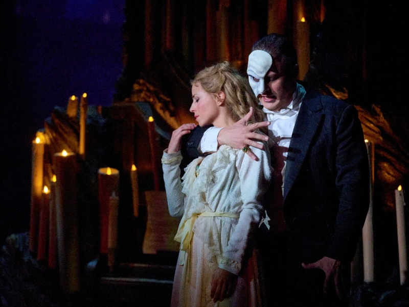 EL FANTASMA DE LA ÓPERA amplía funciones hasta el próximo año Image