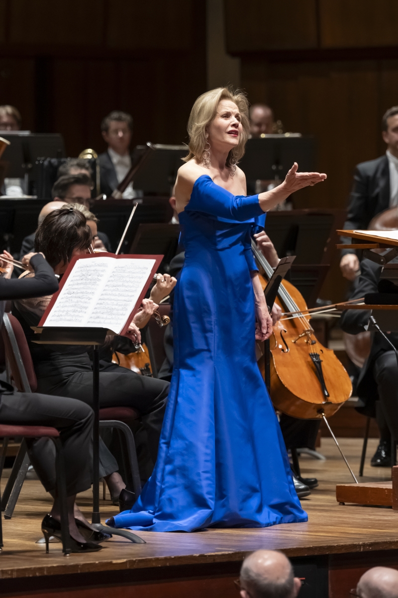 Review: RENÉE FLEMING AND THE NATIONAL SYMPHONY ORCHESTRA at Kennedy Center Image