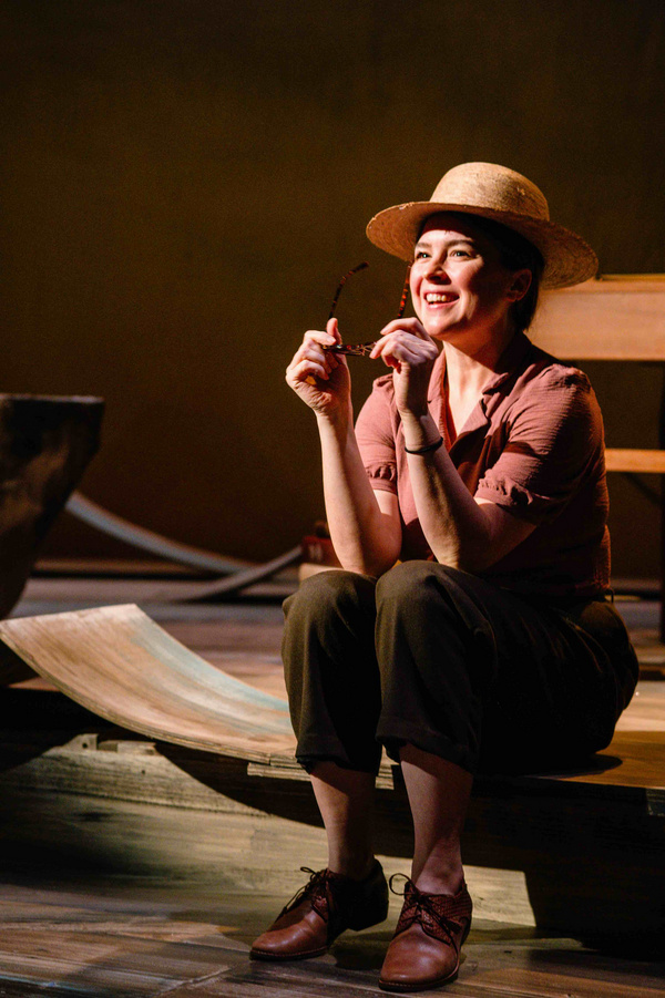 Photos: Remy Bumppo Theatre Company's DEAR ELIZABETH  Image