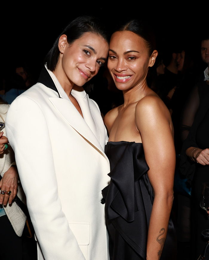 Laysla De Oliveira and Zoe Saldana Photo