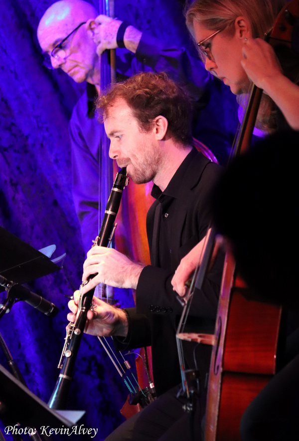 Photos: Ari Axelrod Returns To Birdland Image