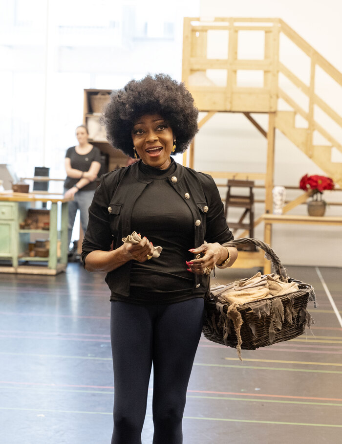 Photos/Video: MARY POPPINS UK Tour in Rehearsal Image