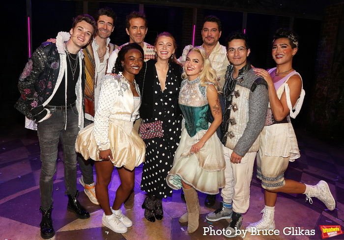 Blake Lively, Ryan Reynolds and cast Photo