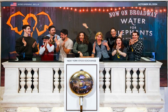 Photos: WATER FOR ELEPHANTS Rings the Opening Bell at the New York Stock Exchange Image