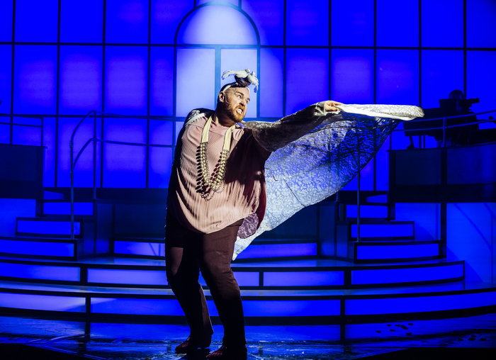 Photos: TITANIQUE Canadian Premiere Production  Image