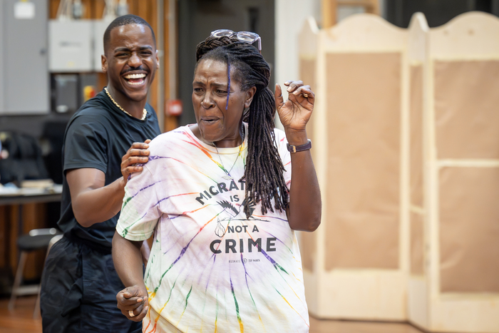 Photos: THE IMPORTANCE OF BEING EARNEST At National Theatre In Rehearsal Image