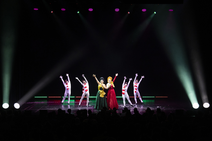 Photos: BenDeLaCreme and Jinkx Monsoon in THE JINKX AND DELA HOLIDAY SHOW  Image