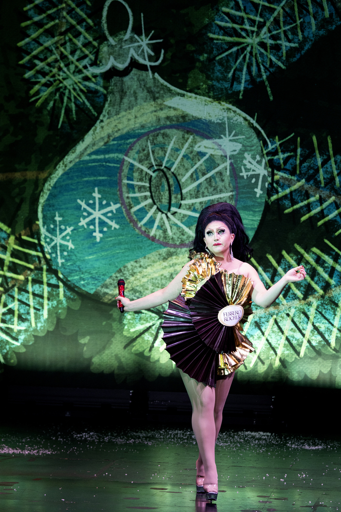 Photos: BenDeLaCreme and Jinkx Monsoon in THE JINKX AND DELA HOLIDAY SHOW  Image