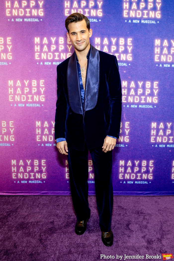 Photos: MAYBE HAPPY ENDING Cast Celebrates Gala Performance Image