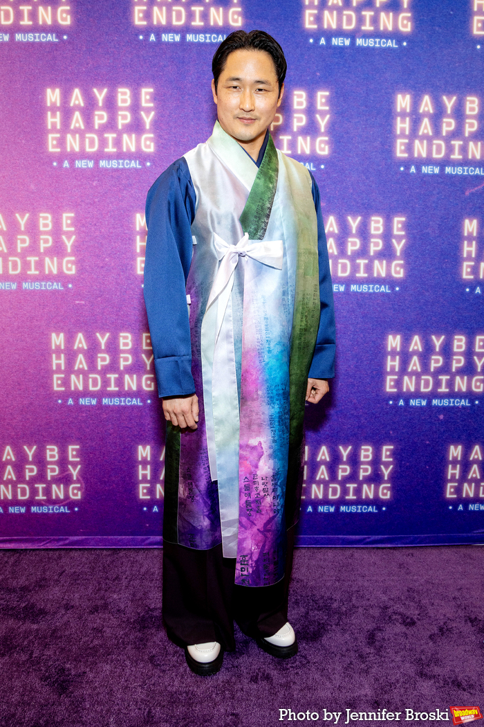 Photos: MAYBE HAPPY ENDING Cast Celebrates Gala Performance Image