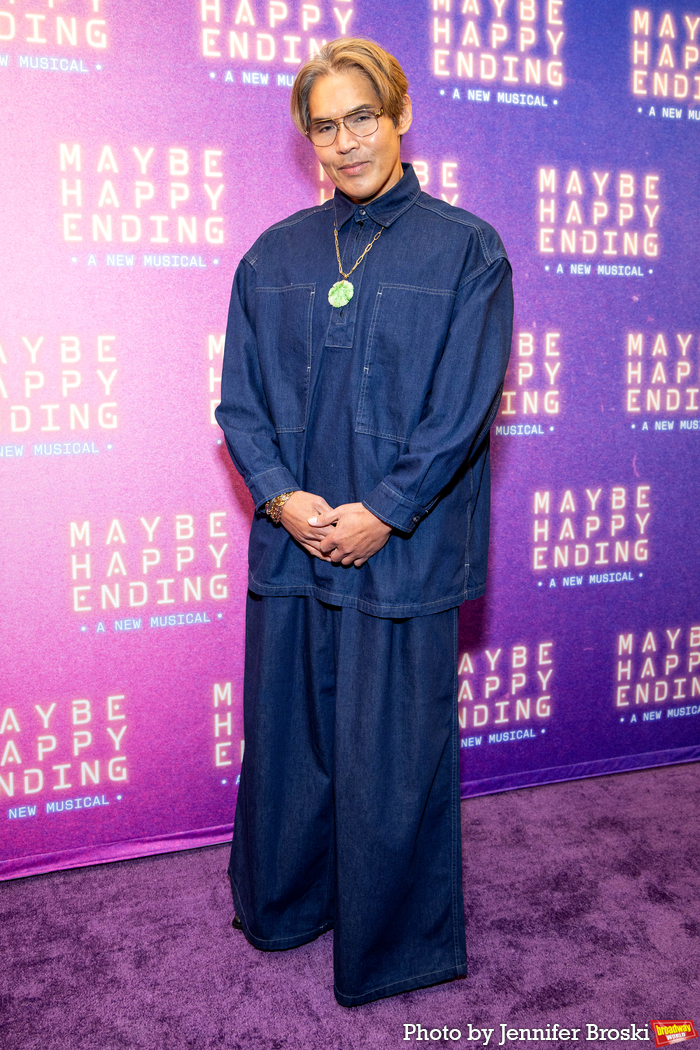 Photos: MAYBE HAPPY ENDING Cast Celebrates Gala Performance Image
