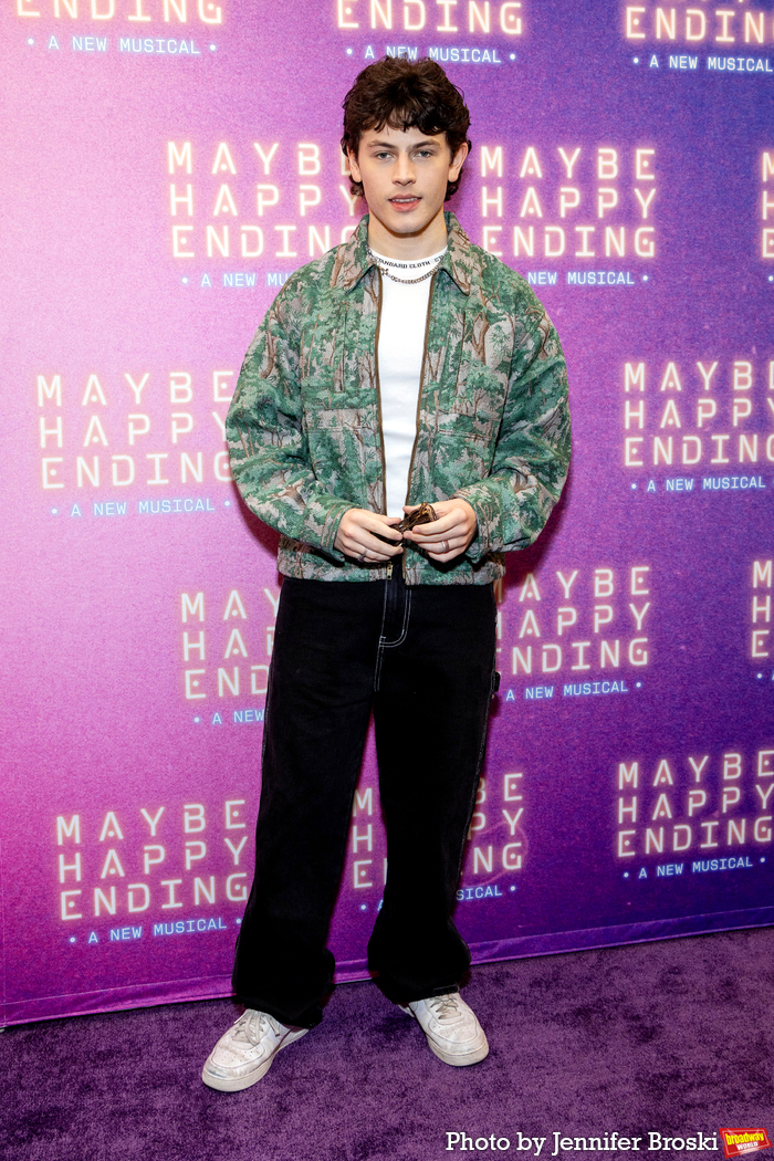 Photos: MAYBE HAPPY ENDING Red Carpet Arrivals Image