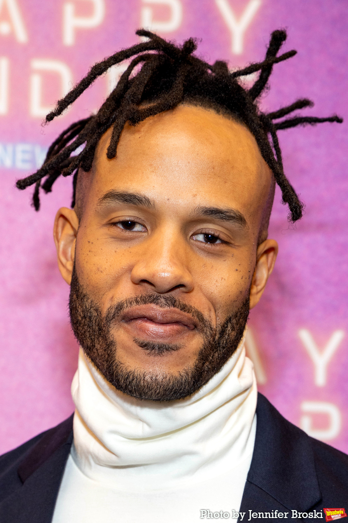Photos: MAYBE HAPPY ENDING Red Carpet Arrivals Image