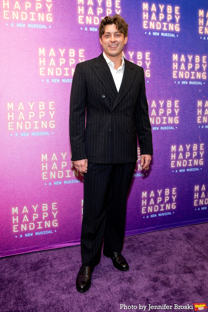 Photos: MAYBE HAPPY ENDING Red Carpet Arrivals Image