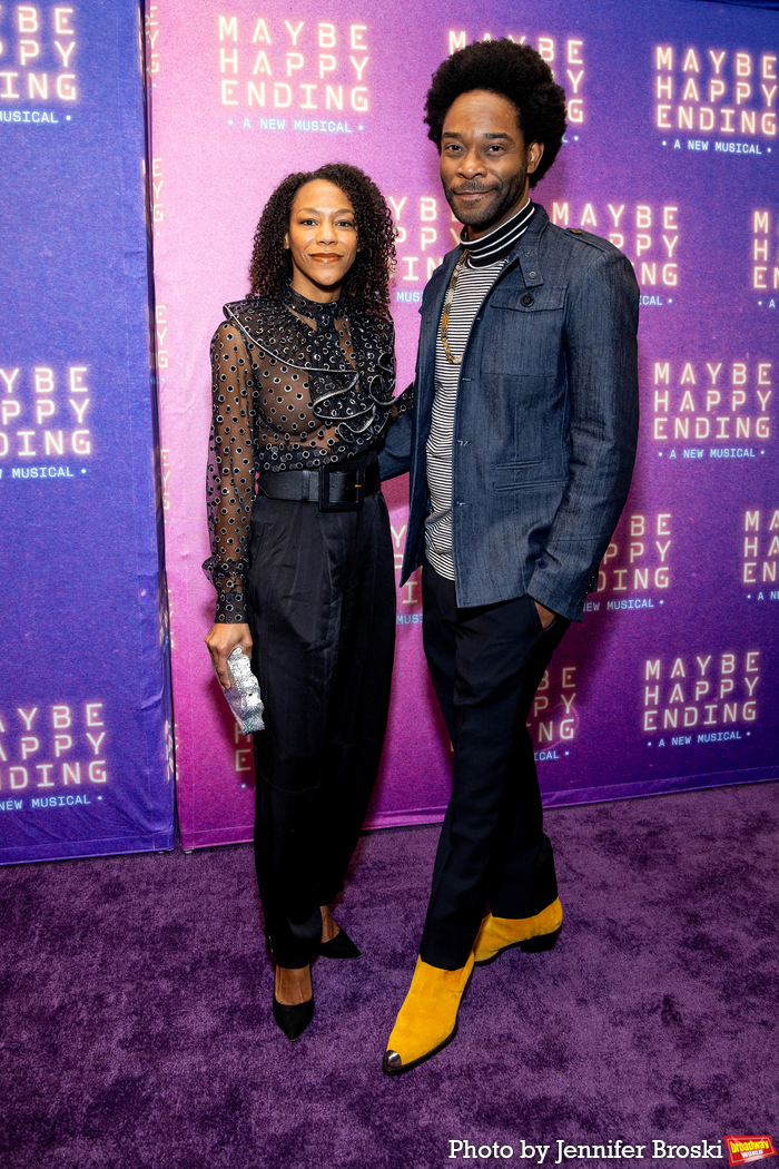 Photos: MAYBE HAPPY ENDING Red Carpet Arrivals Image