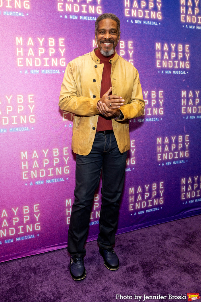 Photos: MAYBE HAPPY ENDING Red Carpet Arrivals Image