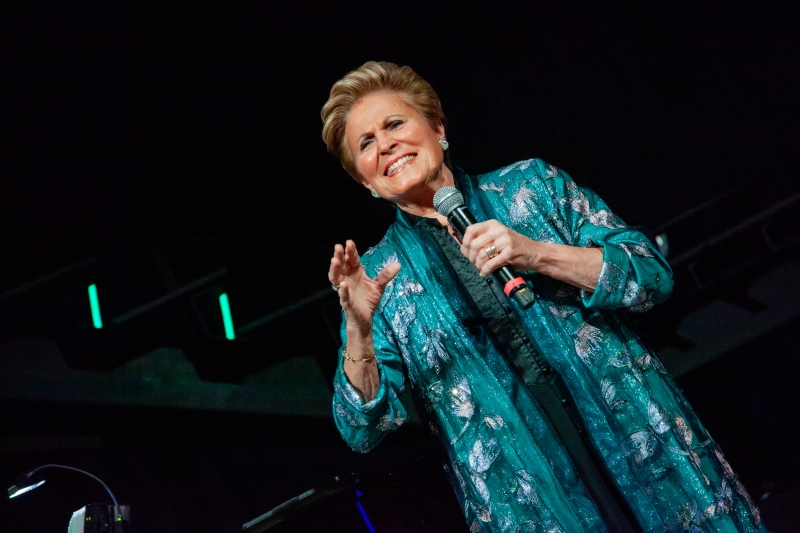 Review: Lorna Dallas Picture Perfect In SNAPSHOTS at Chelsea Table + Stage Image