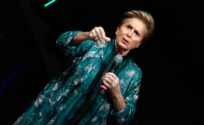 Review: Lorna Dallas Picture Perfect In SNAPSHOTS at Chelsea Table + Stage Image