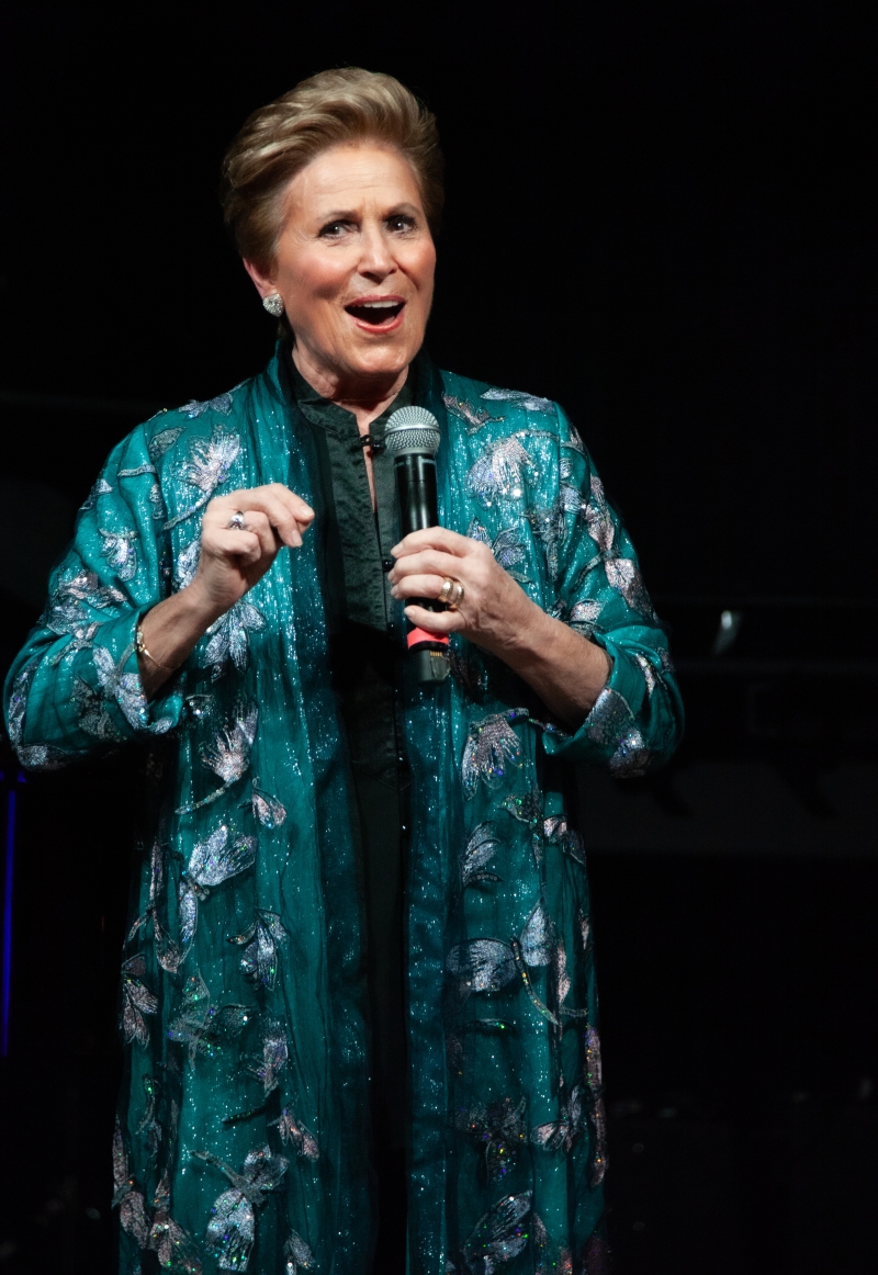 Review: Lorna Dallas Picture Perfect In SNAPSHOTS at Chelsea Table + Stage Image