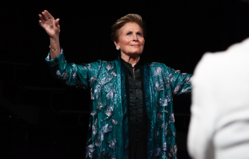 Review: Lorna Dallas Picture Perfect In SNAPSHOTS at Chelsea Table + Stage Image