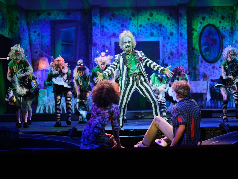 Review: BEETLEJUICE útočí na pražskou muzikálovou scénu Image