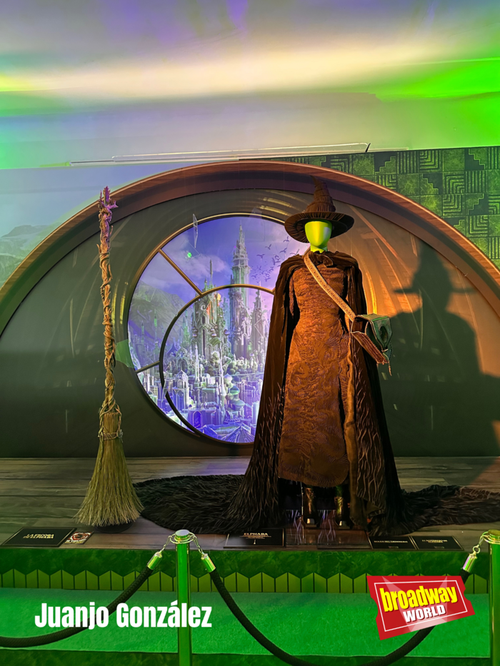 PHOTOS: Madrid acoge la experiencia inmersiva de WICKED en una exposición única  Image