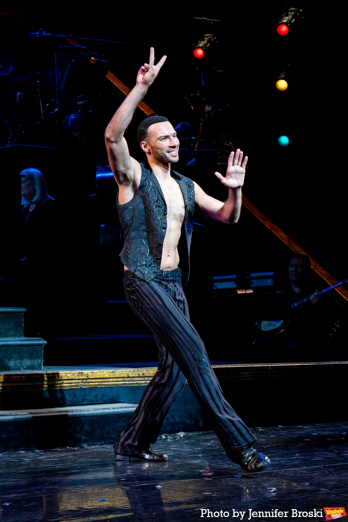 Photos: CHICAGO Celebrates 28 Years on Broadway Image