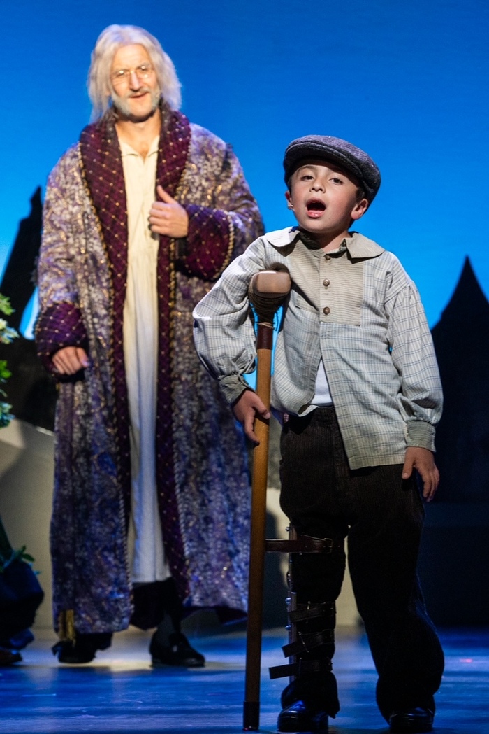 Photos: A CHRISTMAS CAROL THE MUSICAL at Argyle Theatre  Image