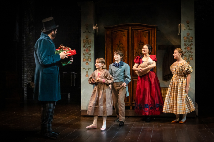 Photos: A CHRISTMAS CAROL at Alley Theatre  Image