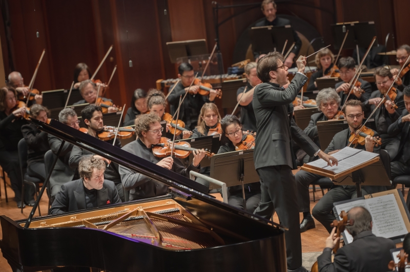 Review: MAHLER SYMPHONY NO. 1 at Benaroya Hall Image