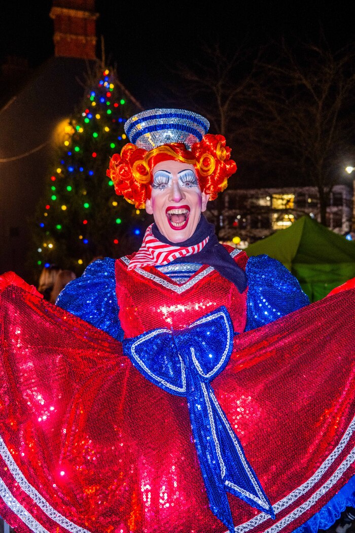 Photos: PETER PAN Star Andrew Ryan Rings In the Holidays At the Jewellery Quarter Christmas Lights  Image