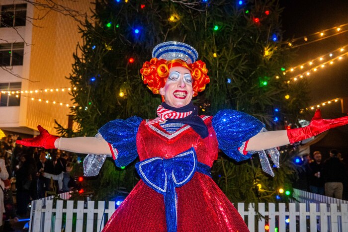 Photos: PETER PAN Star Andrew Ryan Rings In the Holidays At the Jewellery Quarter Christmas Lights  Image