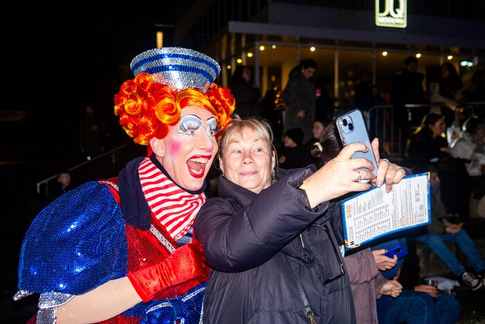 Photos: PETER PAN Star Andrew Ryan Rings In the Holidays At the Jewellery Quarter Christmas Lights  Image