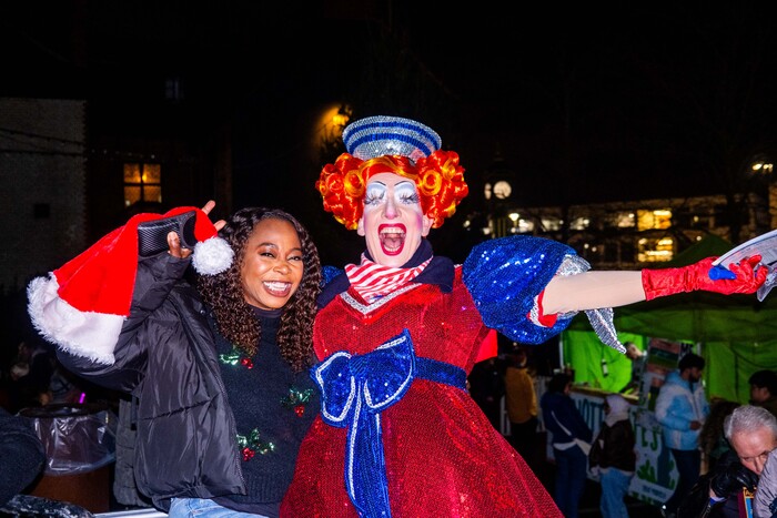 Photos: PETER PAN Star Andrew Ryan Rings In the Holidays At the Jewellery Quarter Christmas Lights  Image