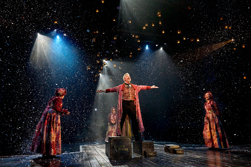 Review: A CHRISTMAS CAROL, The Old Vic Image