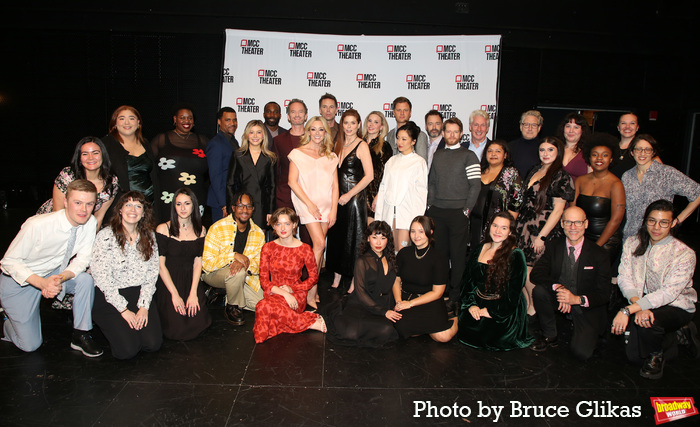 NEW YORK, NEW YORK - NOVEMBER 18: The cast of 