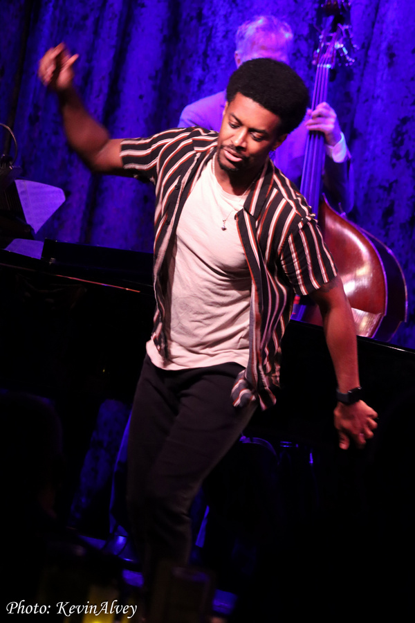 Photos: Karen Akers & CAST PARTY Bring Monday Magic To Birdland Image