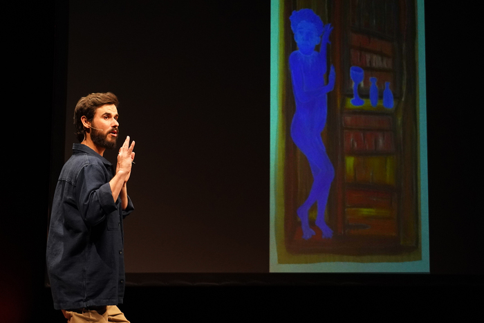 Photos: 300 PAINTINGS At Vineyard Theatre Image