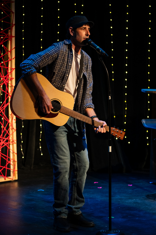 Photos: THE RED STRING At Fringe ArtSpace Image
