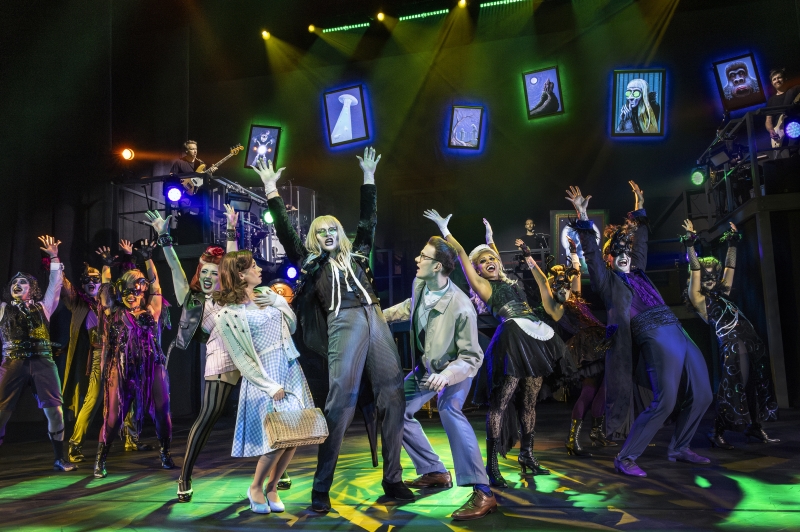 Review: RICHARD O'BRIEN'S ROCKY HORROR SHOW at Museumsquartier WIen Image