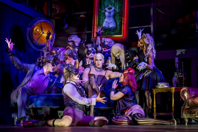 Review: RICHARD O'BRIEN'S ROCKY HORROR SHOW at Museumsquartier WIen Image