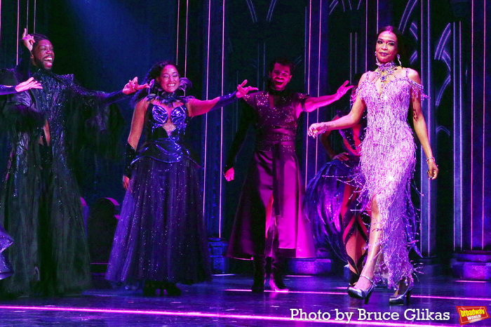 Photos: DEATH BECOMES HER Opening Night Curtain Call Image