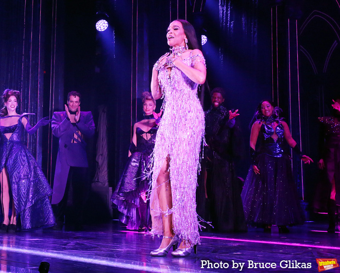 Photos: DEATH BECOMES HER Opening Night Curtain Call Image