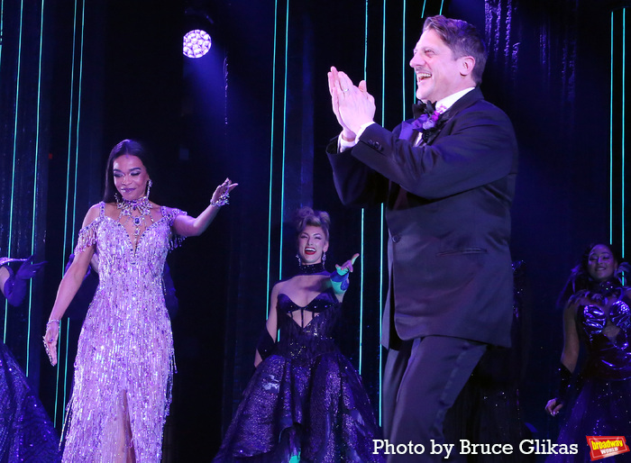 Photos: DEATH BECOMES HER Opening Night Curtain Call Image